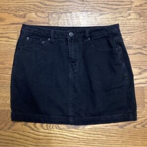 Forever 21 black denim mini skirt Large